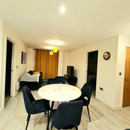 Exquisite Cosy 2-Bed Apartment In Salford Manchester Eksteriør bilde