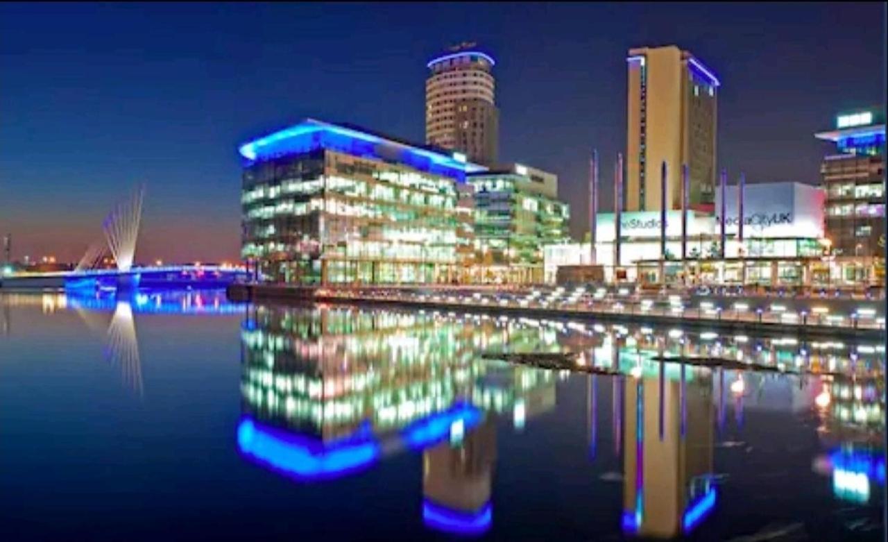 Exquisite Cosy 2-Bed Apartment In Salford Manchester Eksteriør bilde