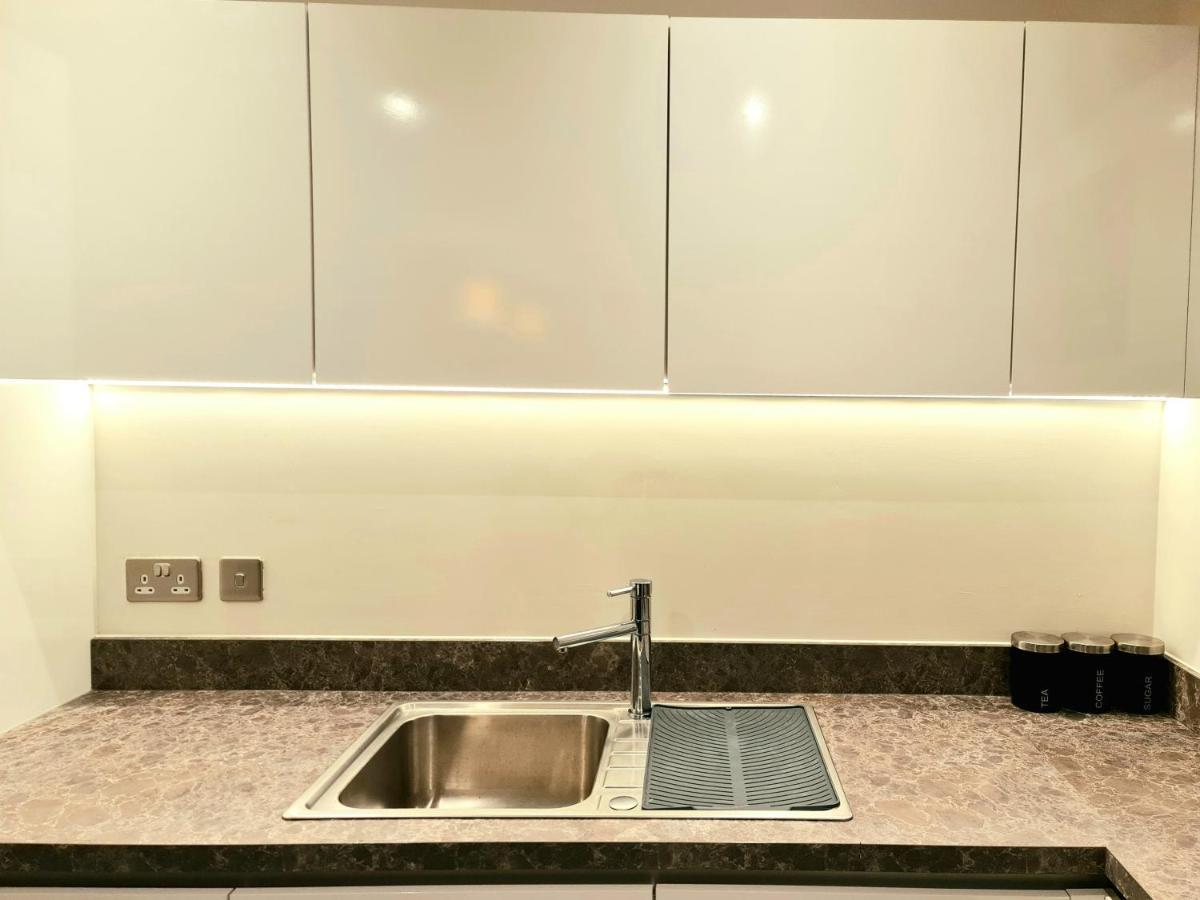 Exquisite Cosy 2-Bed Apartment In Salford Manchester Eksteriør bilde