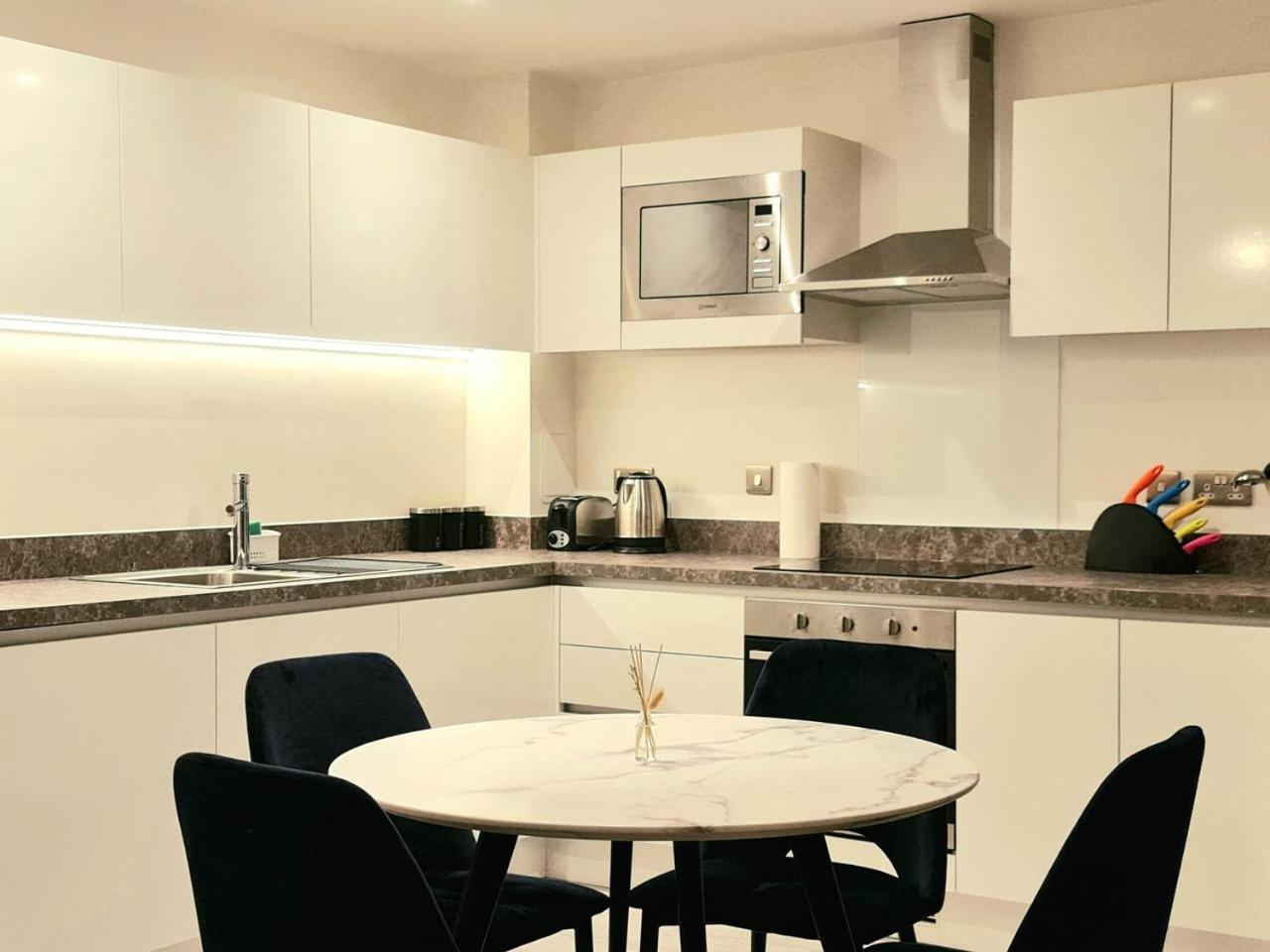 Exquisite Cosy 2-Bed Apartment In Salford Manchester Eksteriør bilde