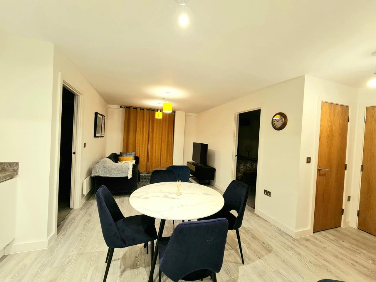 Exquisite Cosy 2-Bed Apartment In Salford Manchester Eksteriør bilde