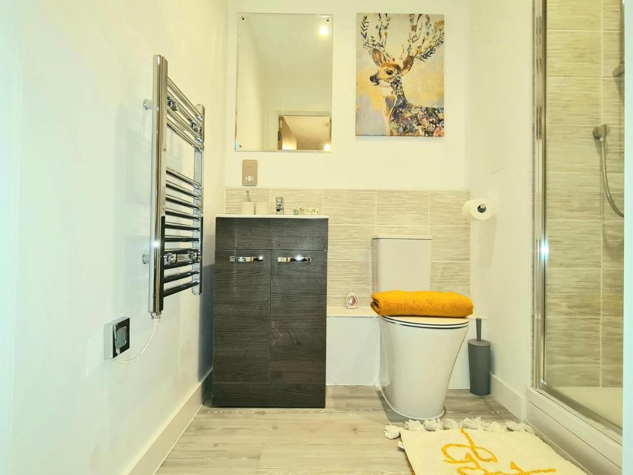 Exquisite Cosy 2-Bed Apartment In Salford Manchester Eksteriør bilde