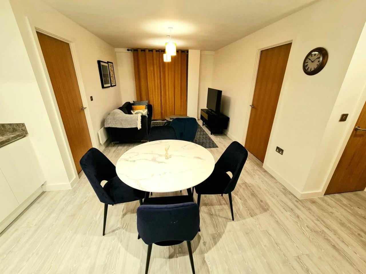 Exquisite Cosy 2-Bed Apartment In Salford Manchester Eksteriør bilde