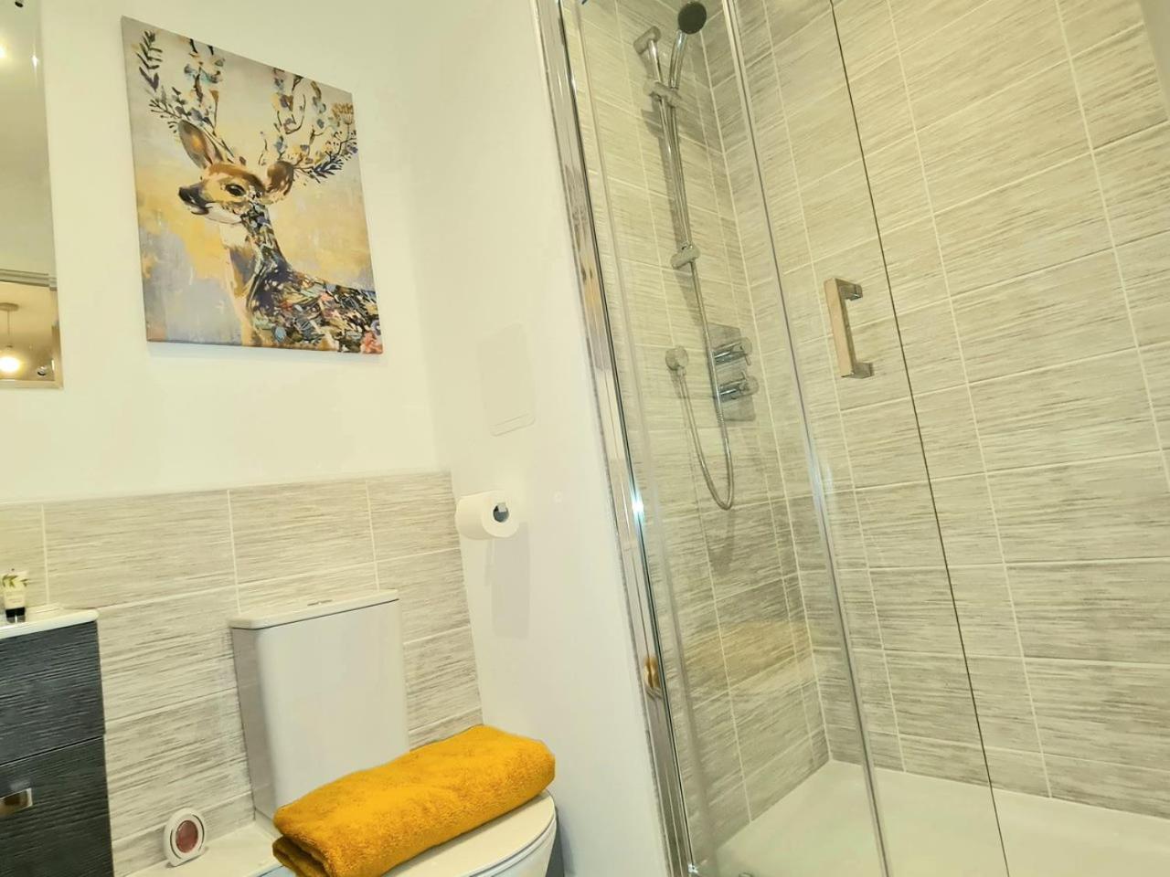 Exquisite Cosy 2-Bed Apartment In Salford Manchester Eksteriør bilde